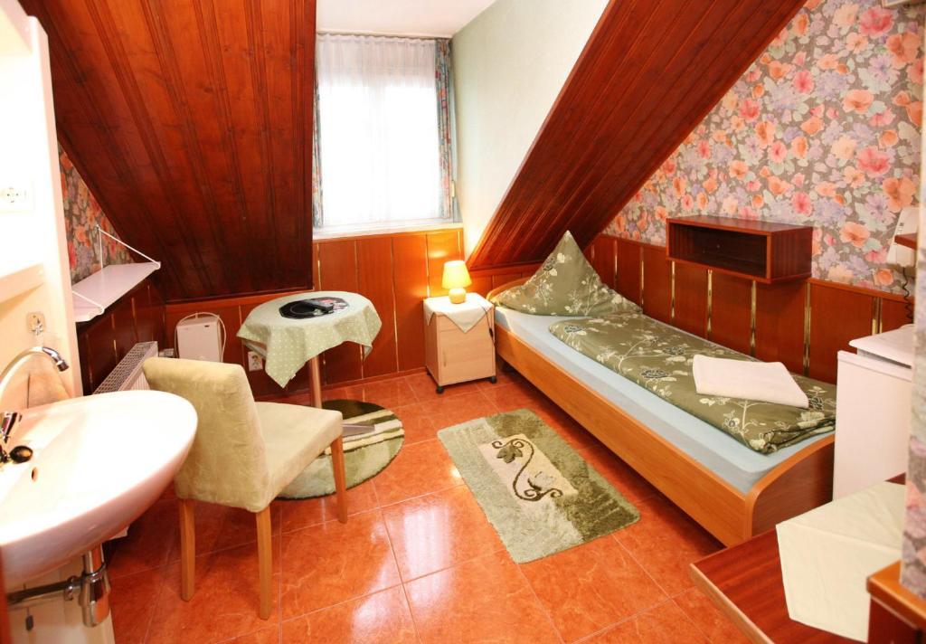Hotel-Pension Klaer Speyer Zimmer foto