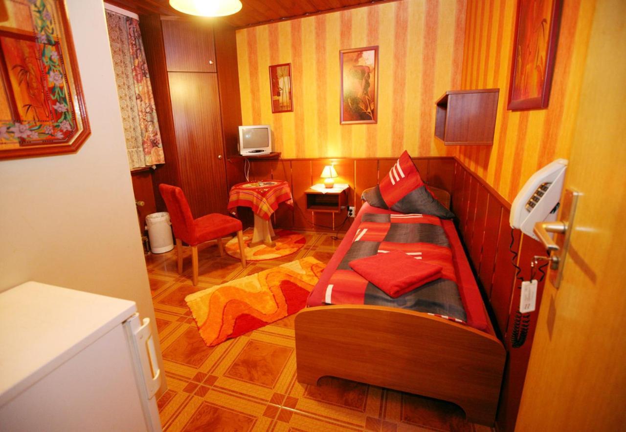 Hotel-Pension Klaer Speyer Zimmer foto